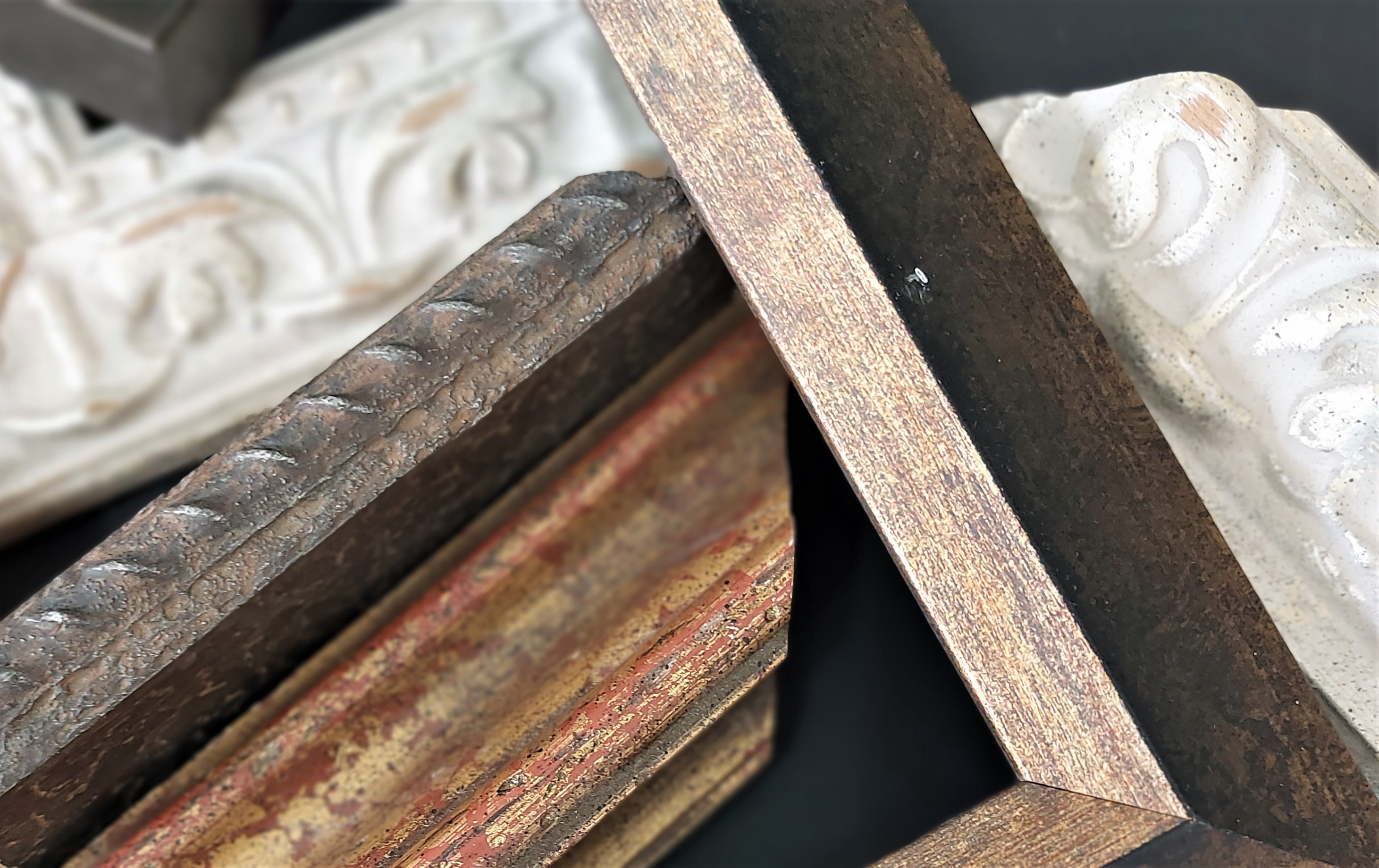 picture of mouldings for framing